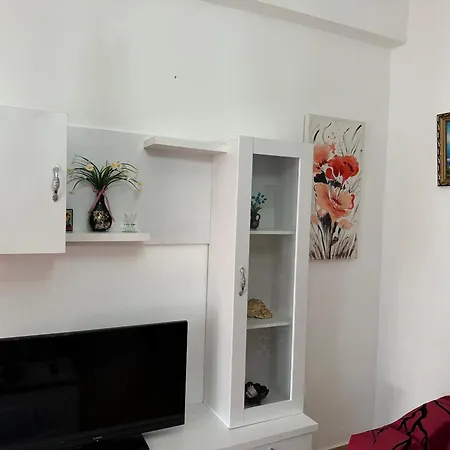 Family 5 * Vlorë